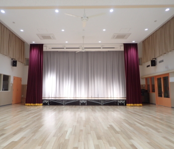 神恵内保育所等複合施設建設建築主体工事